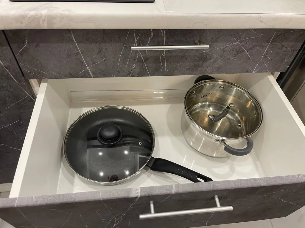 Центр, квартира на Суханова, 2 комнатная, 2 этаж