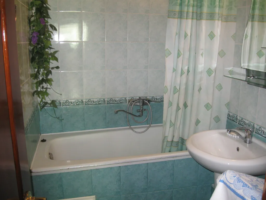 Уютная двухкомнатная квартира, 10 минут до моря пешком