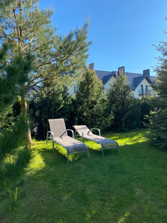 Коттедж с отдельным входом и видом на сад