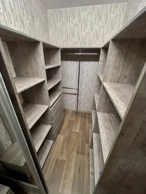 Квартира Двухкомнатная квартира рядом с ТЦ Июнь — Красноярск