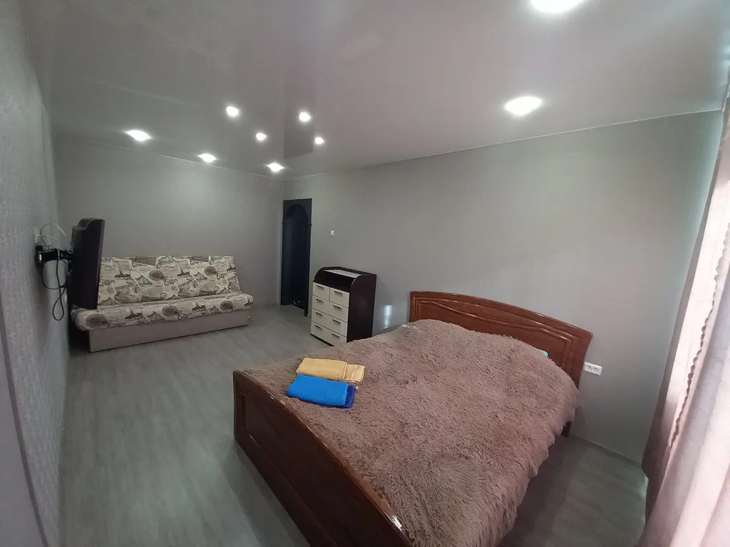 Квартира в тихом районе — аренда посуточно в Братск