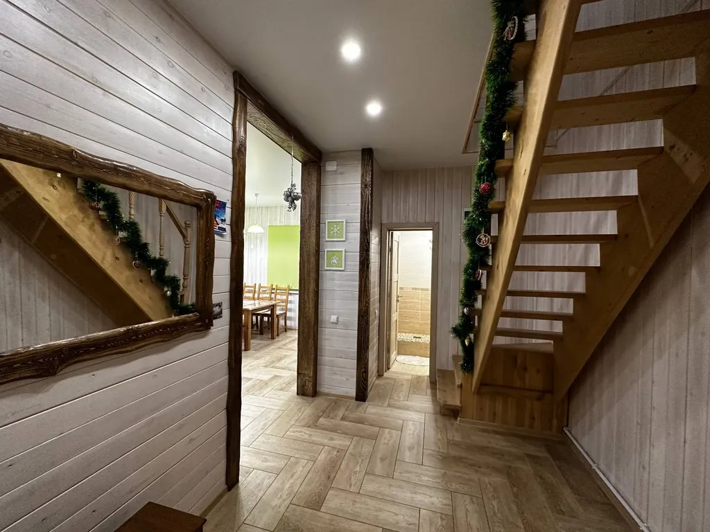 Коттедж Гостевой двор Дом в кедрах — Шерегеш