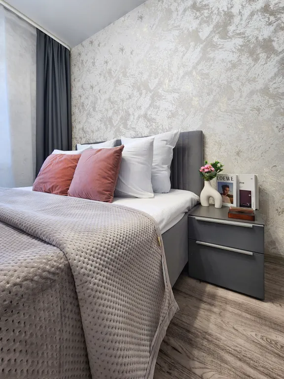 3-комнатная на Взлетке возле ТРЦ Планета