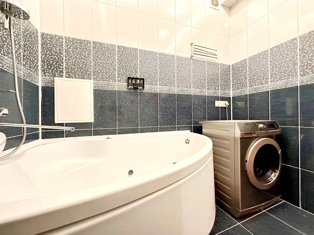 3-комнатная квартира в центре рядом с набережной