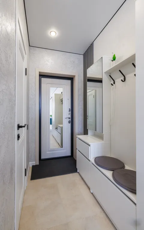 Уютная кино-студия с проектором и большой ванной