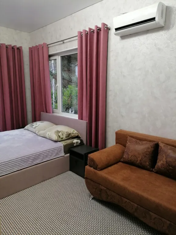 Дом - вилла - коттедж 5 спален
На территории бассейн