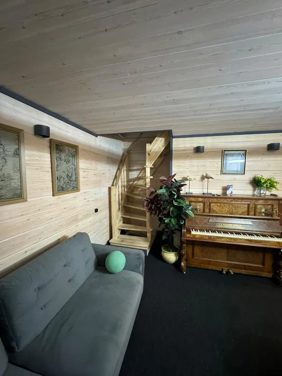 Барн хаус с прекрасным видом на лес