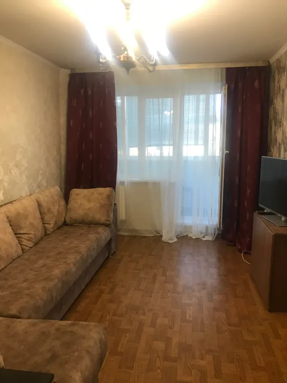 Уютная двухкомнатная квартира в центре ! Водстрой! 
Горячая вода есть!