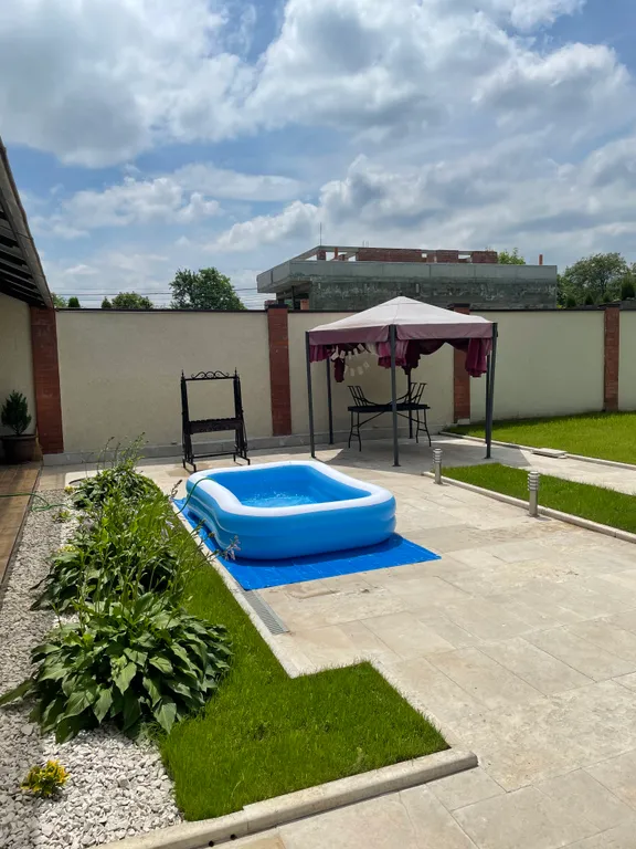 Комфортная дача в городе