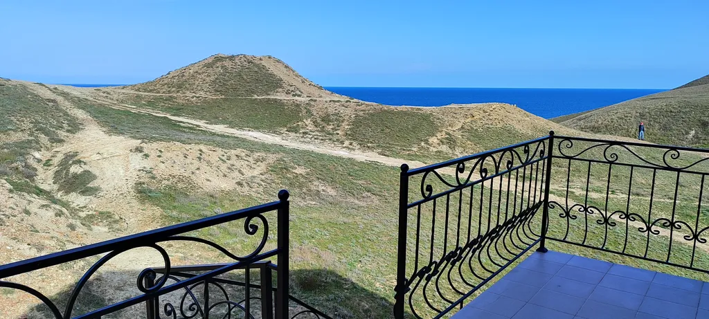 Апартаменты с балконами и панорамным видом на море и горы