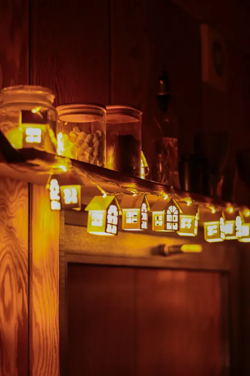 Эстетичный мини-домик с горячими ваннами и купелью