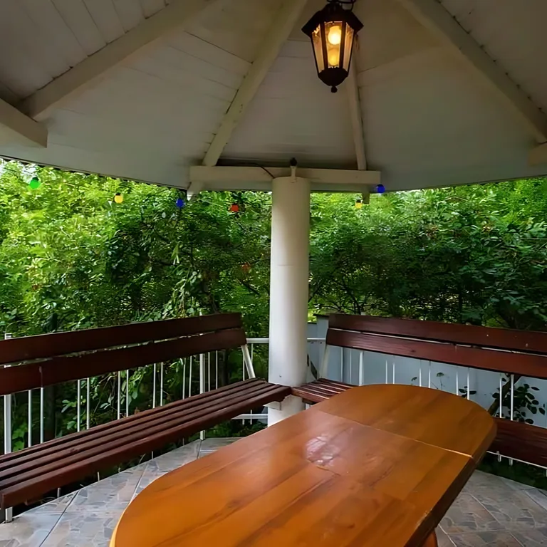 Уютный дом и комплекс «Багира» на Балтийской косе