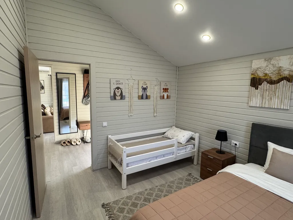 Уютный дом с верандой и чаном