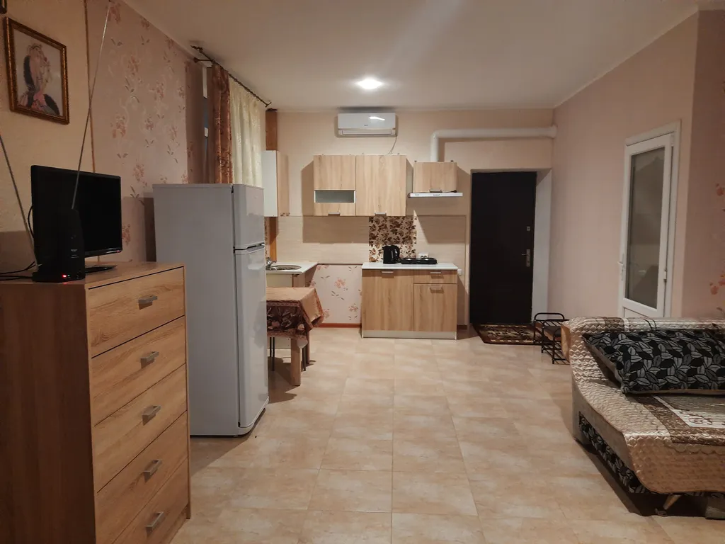 Квартира Студия на 4-х человек — аренда посуточно в Алупка