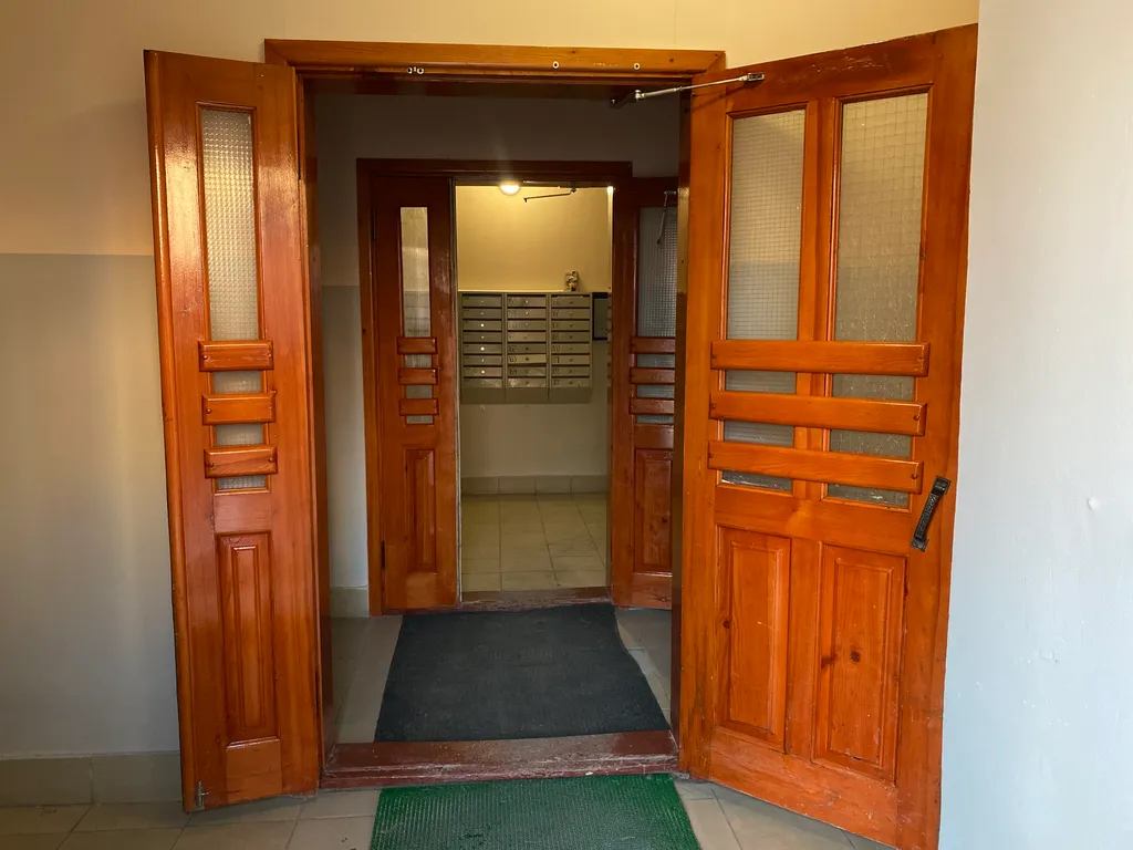 8 минут пешком до ЛетоЛето