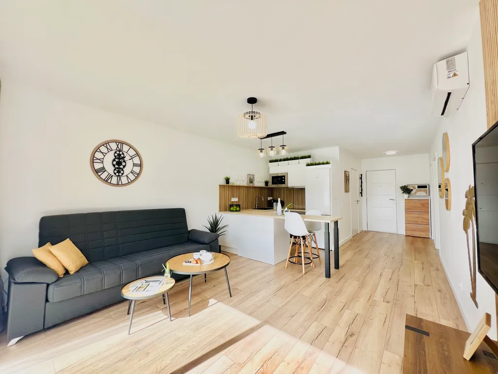 PaulMarie Apartment with heated pool in Las Brisas