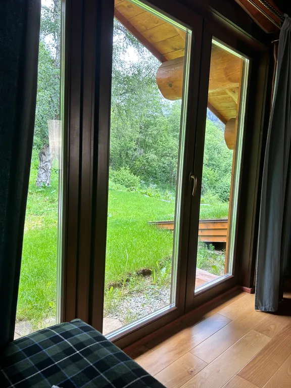 Элитное большое шале с шикарным видом на горы