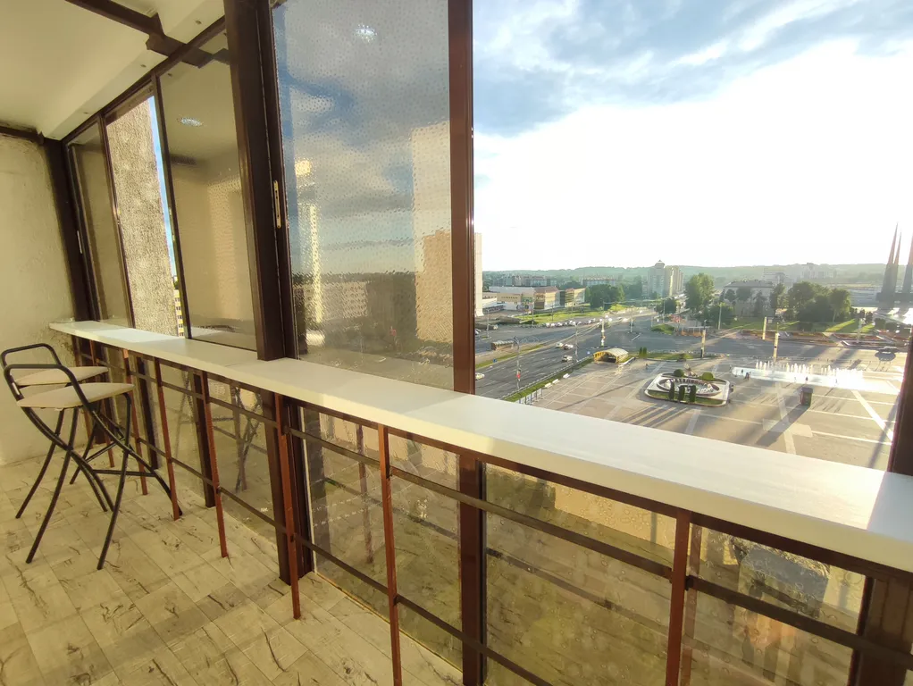Видовая квартира в самом центре с панорамным видом на Площадь Победы.