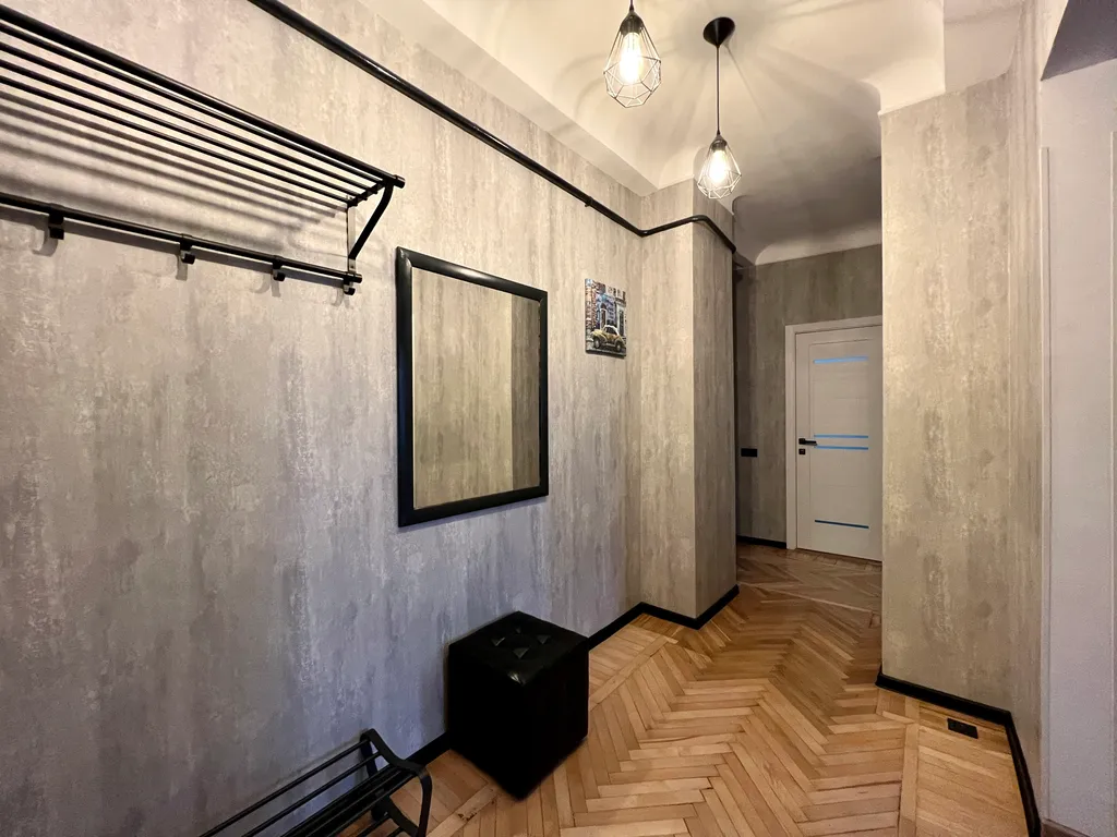 Квартира Уютные апартаменты "Лофт Фонтаны" с видом на Александровский сквер — Краснодар