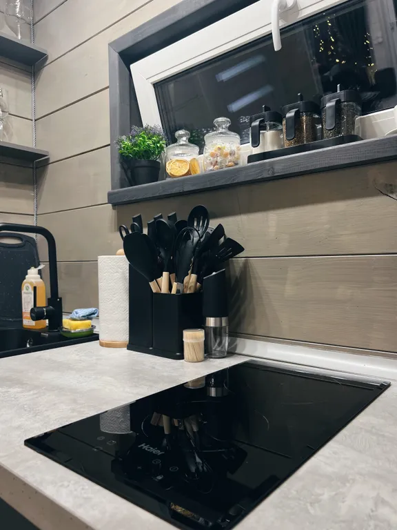 Домик в шалаше в деревне