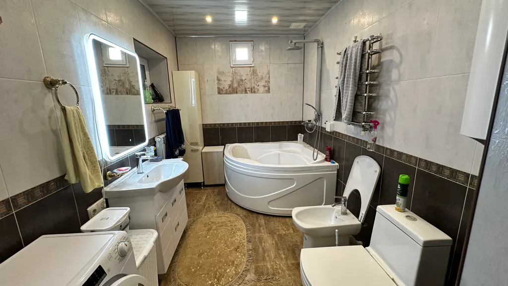 Целый просторный дом в центре