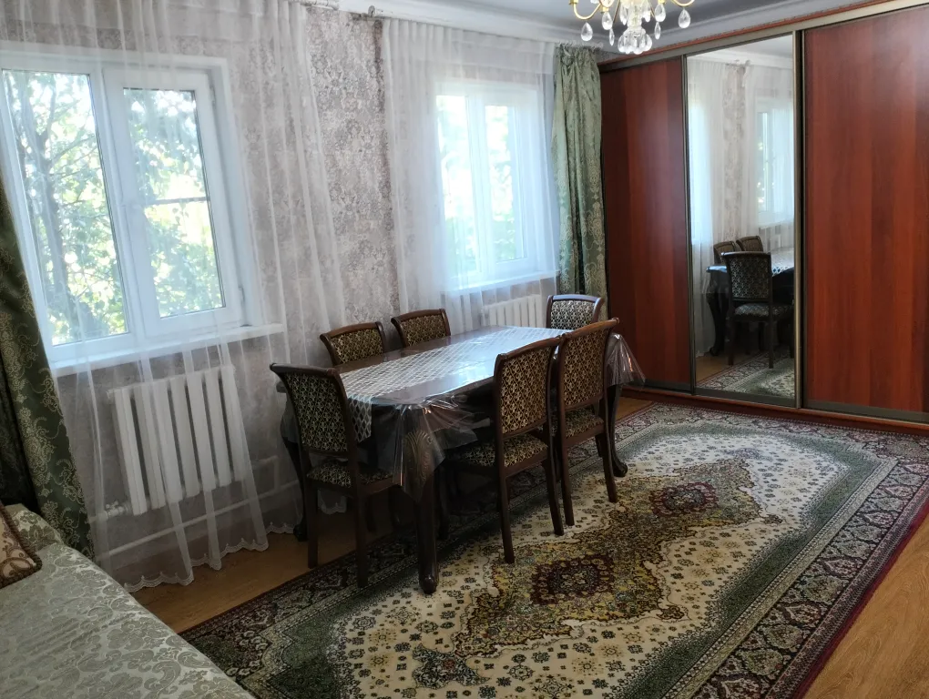 Двухкомнатный дом и 5 соток, с садом, без хозяев