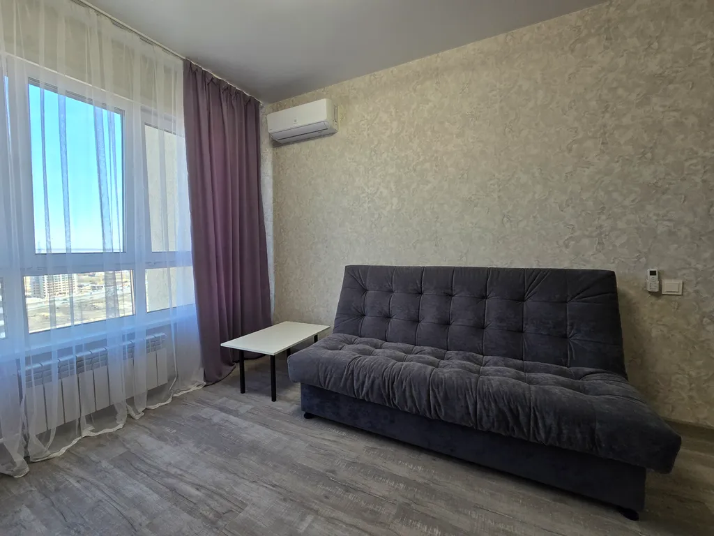 Новая полноценная квартира с балконом на Бульваре