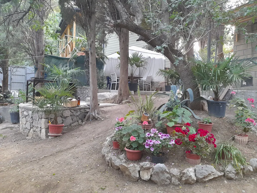 Коттедж Коттедж Уютная дача с зеленым двором и в 5 минутах ходьбы к морю — Кацивели