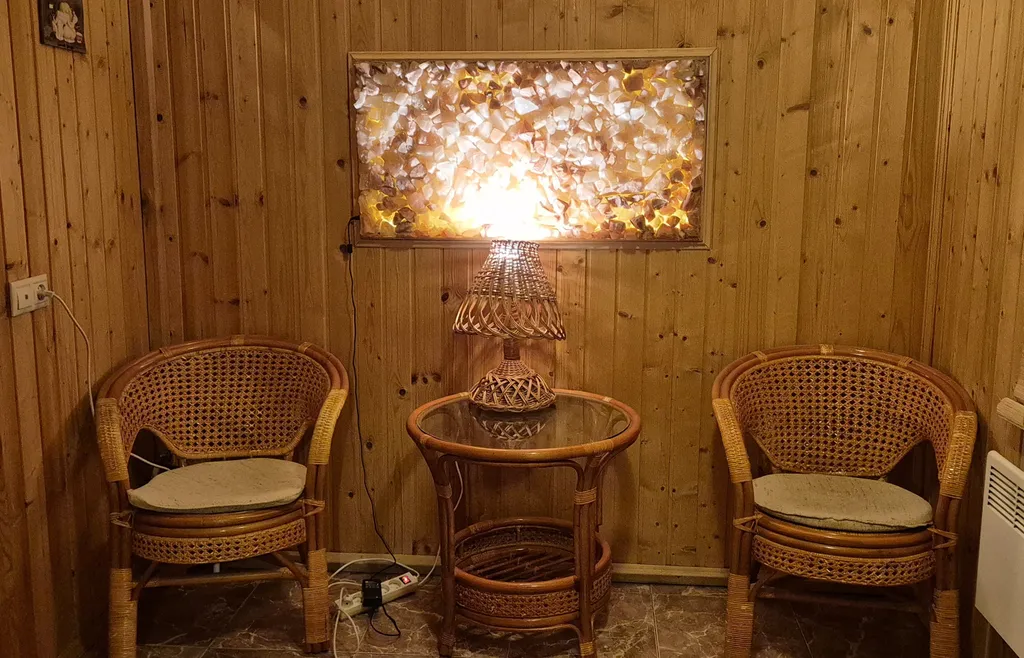 Дом у пруда