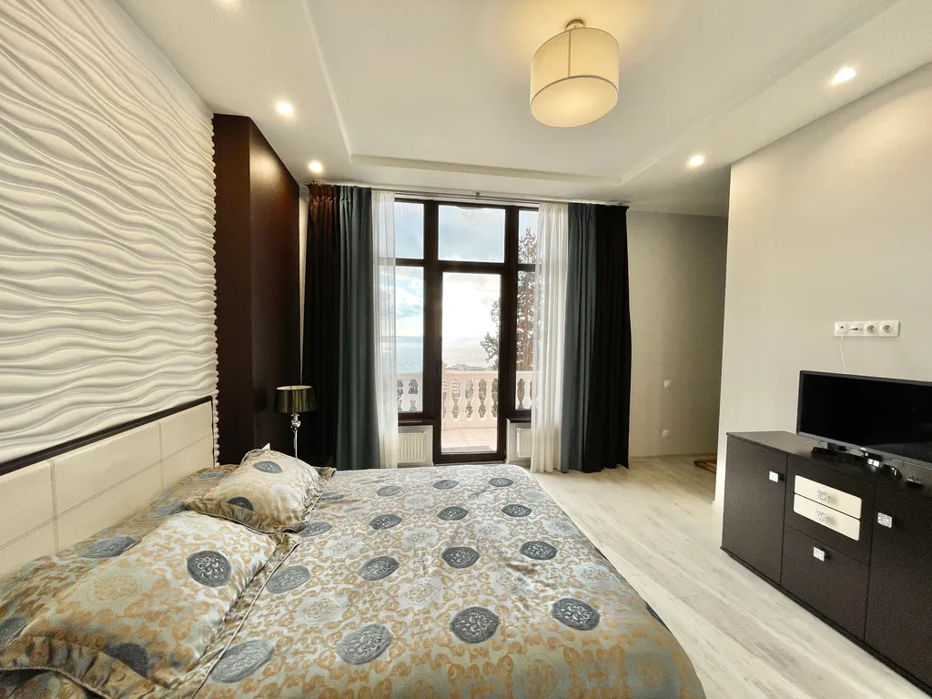 Шикарные апартаменты с видом на море и на Ай Петри