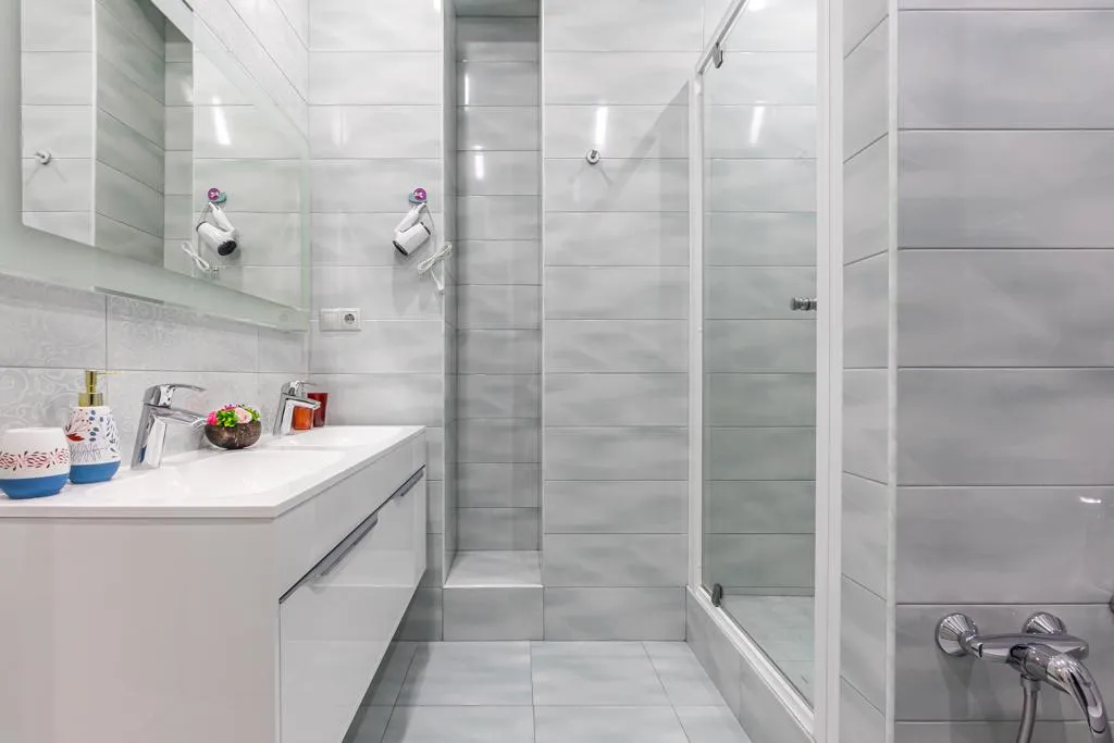 Видовая квартира на набережной с витражными окнами