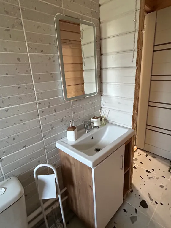 Уютный дом у озера