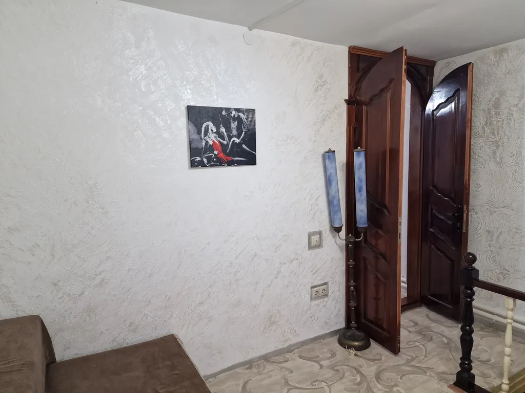 2-комнатная квартира в центре в частном благоустроенном доме