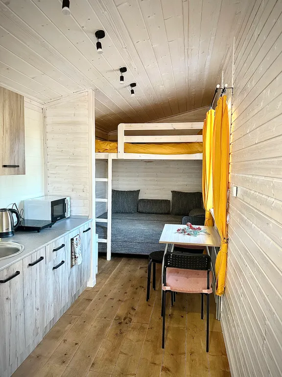 Уютный дом у залива