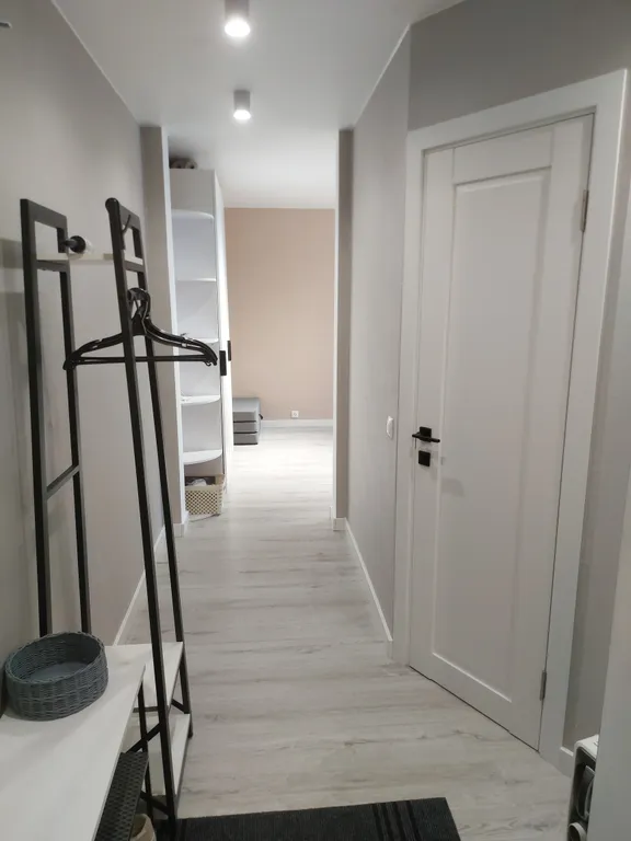 Современная квартира на берегу озера