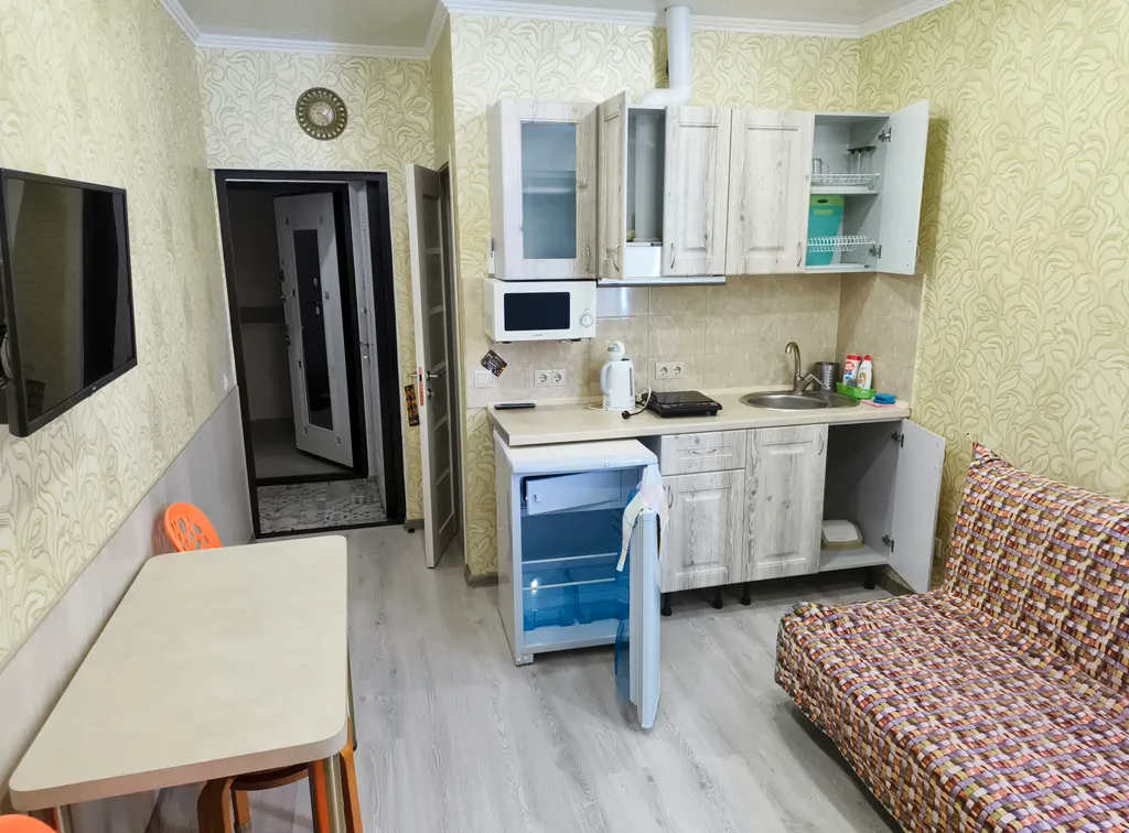 Уютная 2-х комнатная малогабаритка 250 метров до пляжа Факел