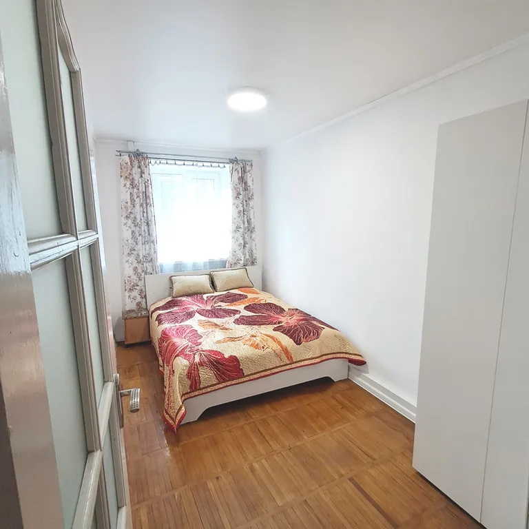 Светлая квартира в центре города с видом на новый сквер