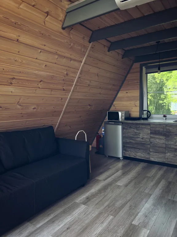 Коттедж Треугольный коттедж на берегу реки Лава — Ручьи