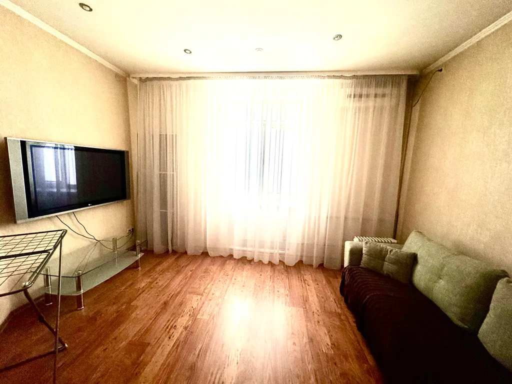 Двухкомнатная с круглосуточной водой