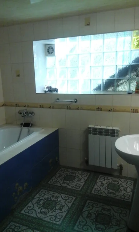 Дом с гранатовым деревом