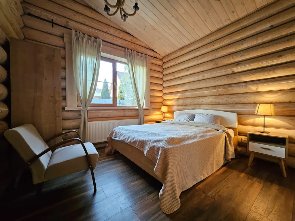 Дом рядом с лесом