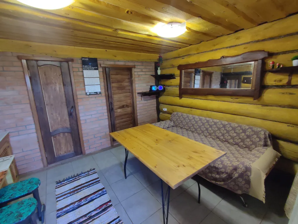 Бревенчатый 2-комнатный эко дом с большой верандой