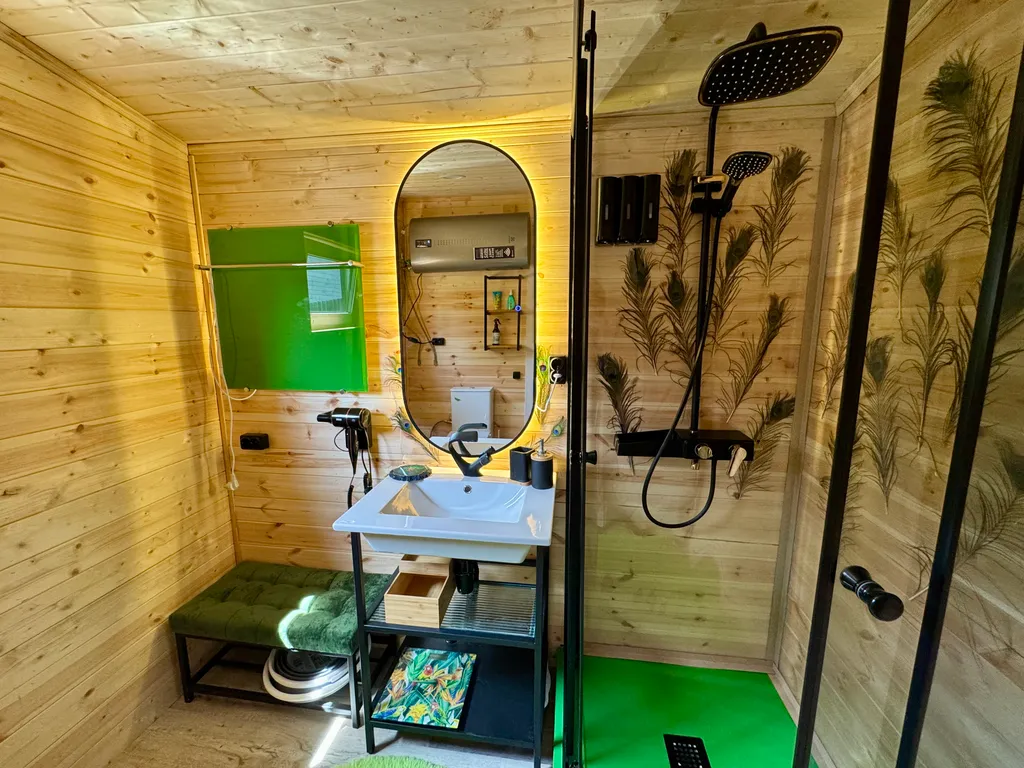 Домик павлин