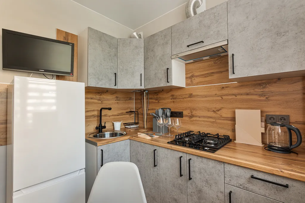 FullHouseApart Двухкомнатная квартира с балконом и детской кроваткой