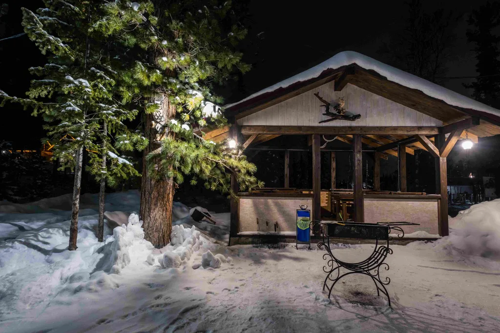 Гостевой двор Дом в кедрах