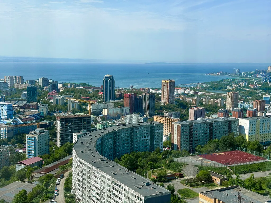 Квартира Квартира Новая студия с потрясающим панорамным видом на море в центре города! — Владивосток