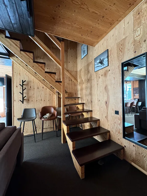 Коттедж Уютный дом с террасой и видом на горы — Шерегеш