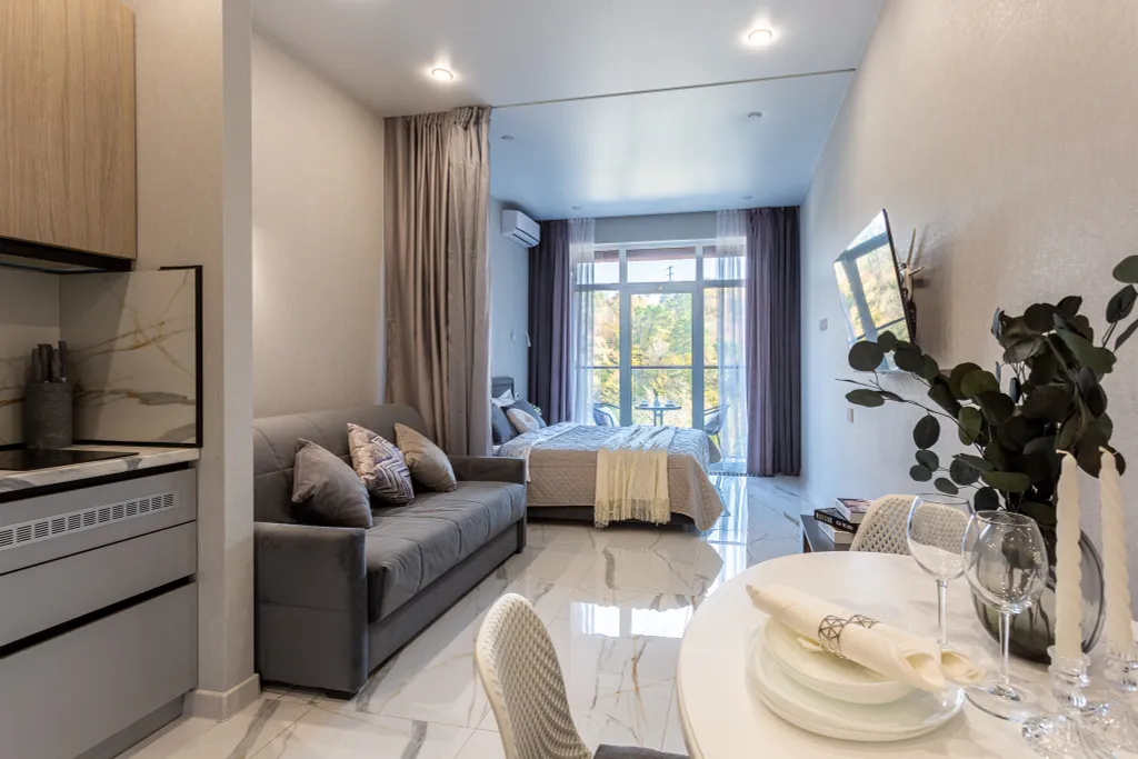 Уютная студия Аллея 254 с бассейном на территории