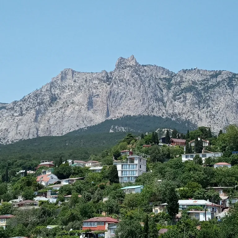 Коттедж Двухкомнатная квартира в частном секторе у моря Курорт Ялта-Мисх — аренда посуточно в Кореиз