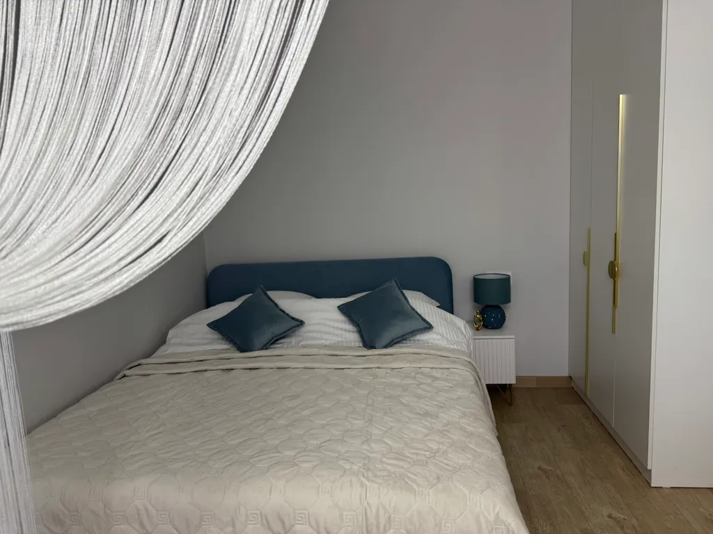 Видовая квартира с дизайнерским ремонтом на берегу реки в белых росах